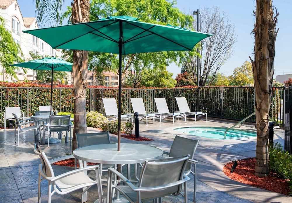 Springhill Suites Bakersfield Bagian luar foto