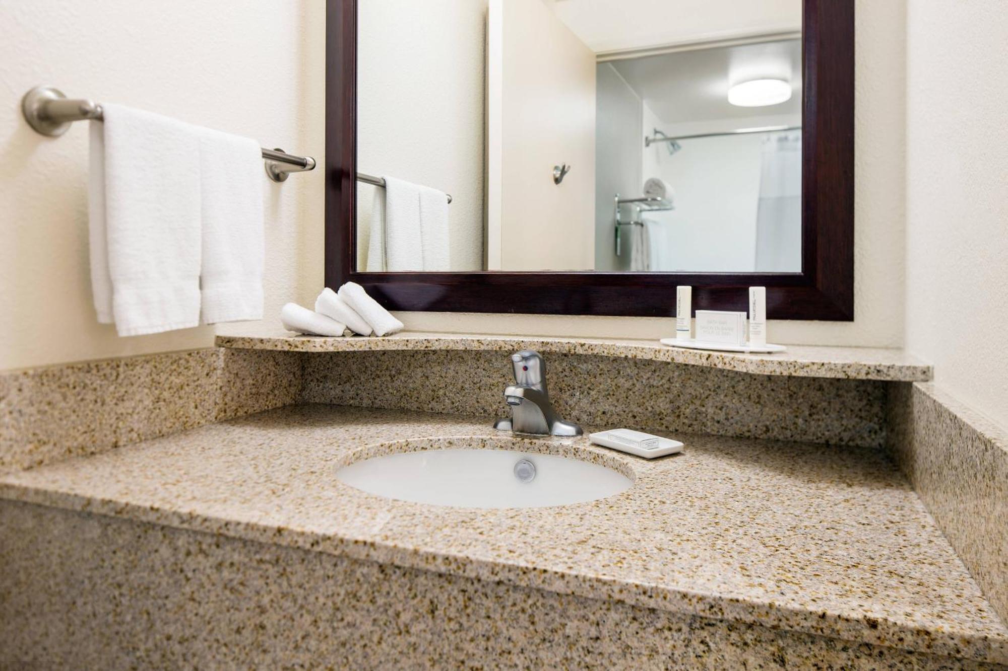 Springhill Suites Bakersfield Bagian luar foto