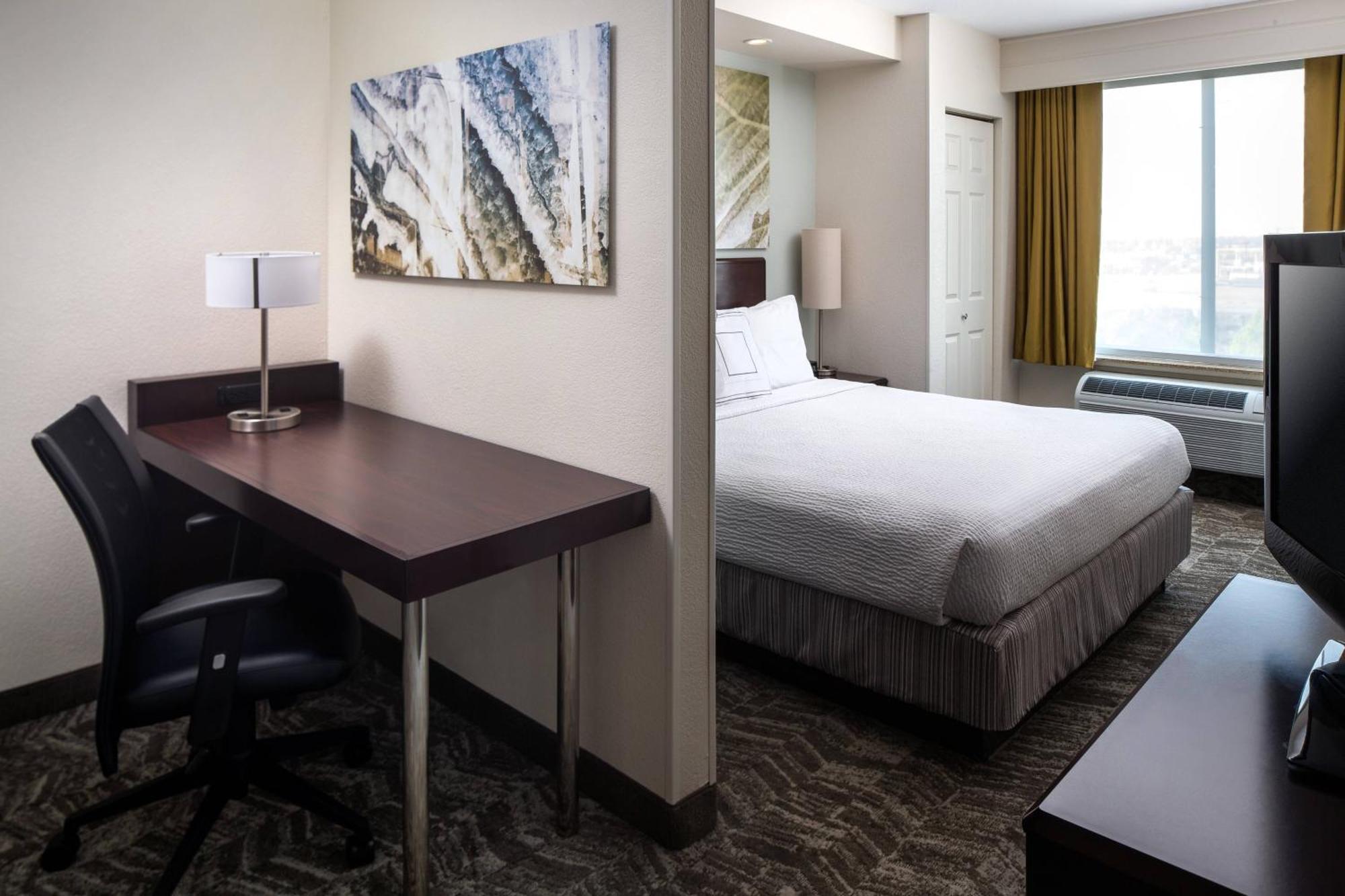 Springhill Suites Bakersfield Bagian luar foto